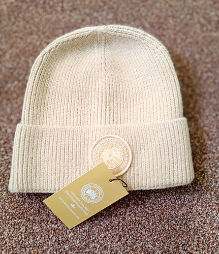 Canada goose beige - goose,