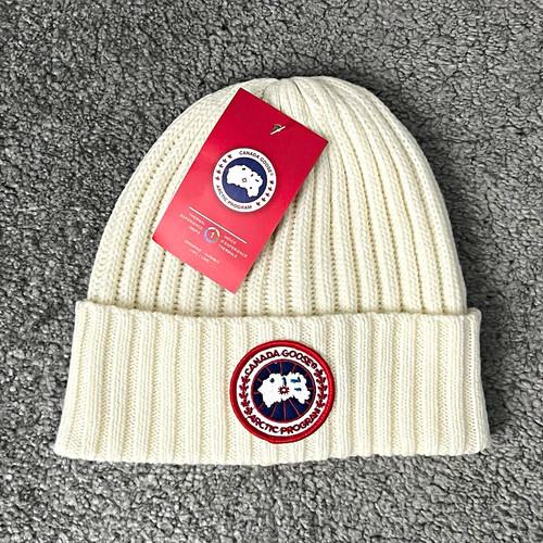 Canada goose white knit beanie - goose,